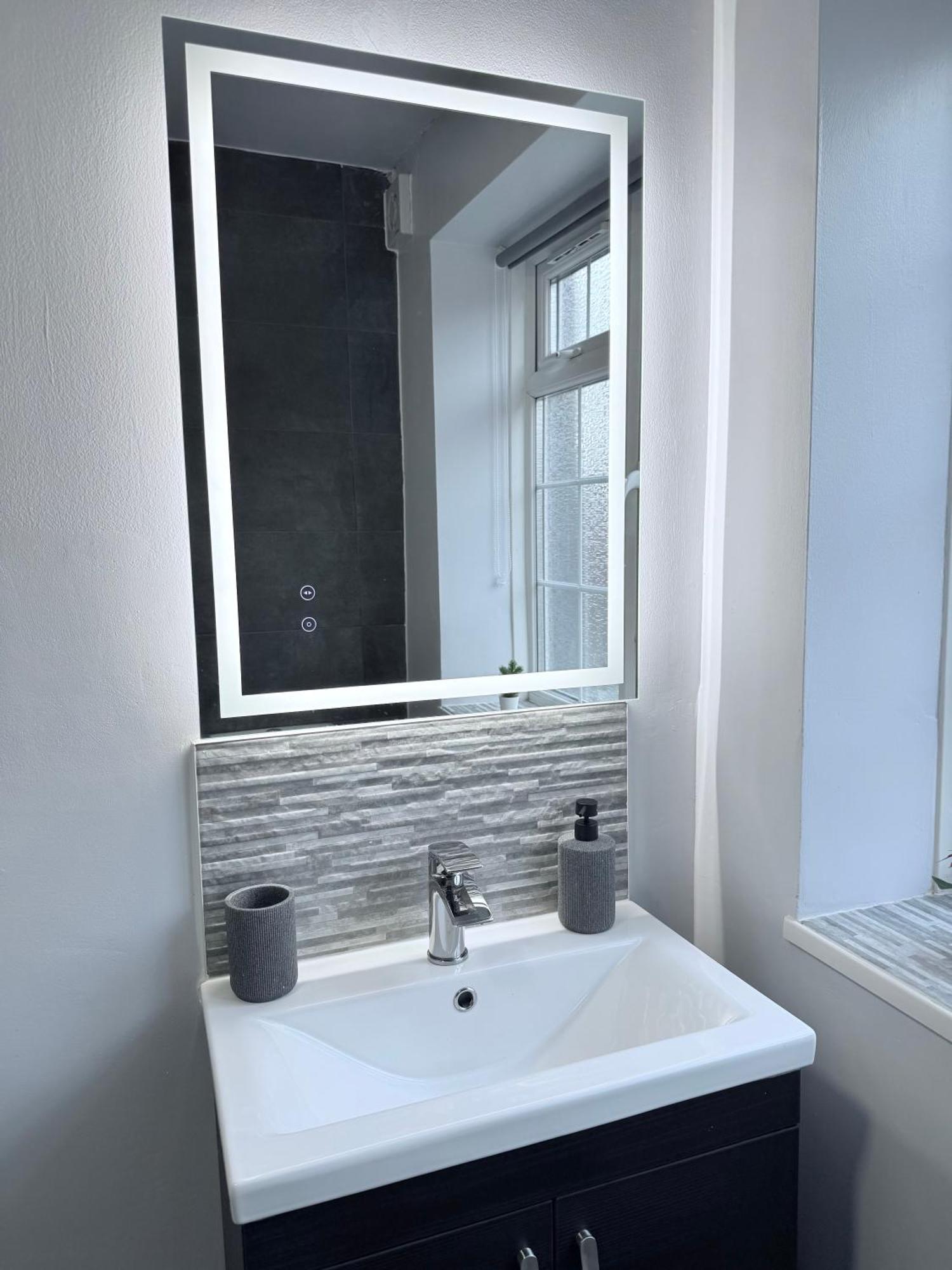 Apartament Staylondon - Sleeps 6 With Free Parking - Tourist, Concerts & Matches Londra