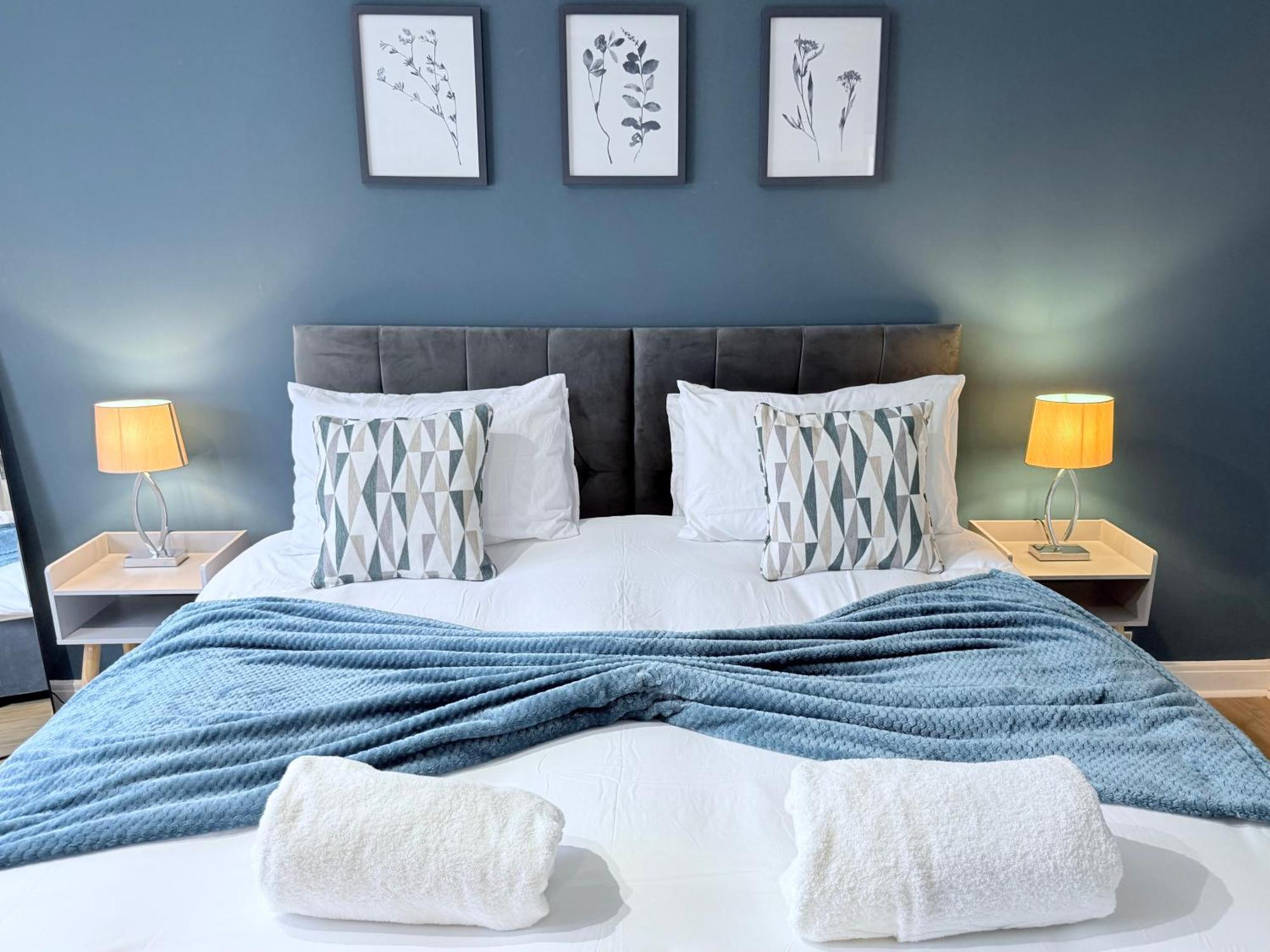 Staylondon - Sleeps 6 With Free Parking - Tourist, Concerts & Matches Apartament Londra